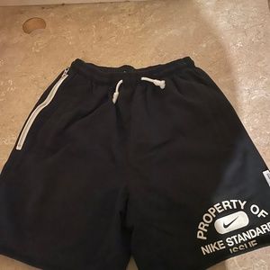 Nike Mens Dri Fit Standard Issue Basketball Shorts